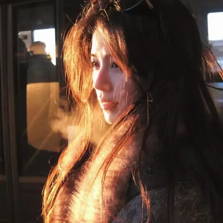 奔现当天，室友阻止我和网恋对象见面